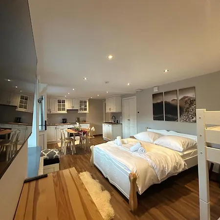 Jw Apartments Кросьцєнко Екстер'єр фото