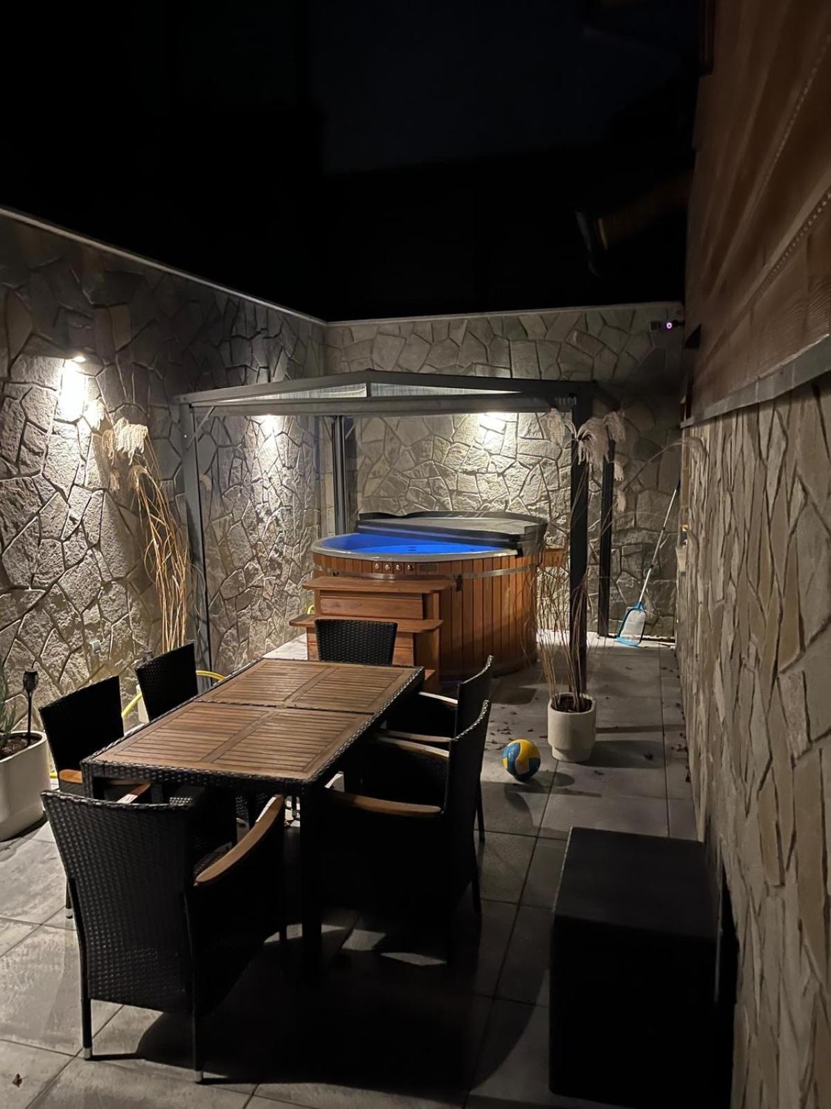 Jw Apartment